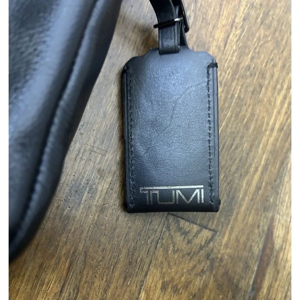 Tumi Harrison Seneca Slim Black Leather 15